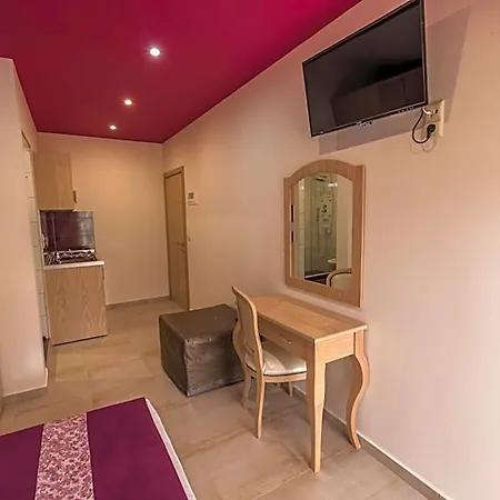 Rania Aparthotel 3*